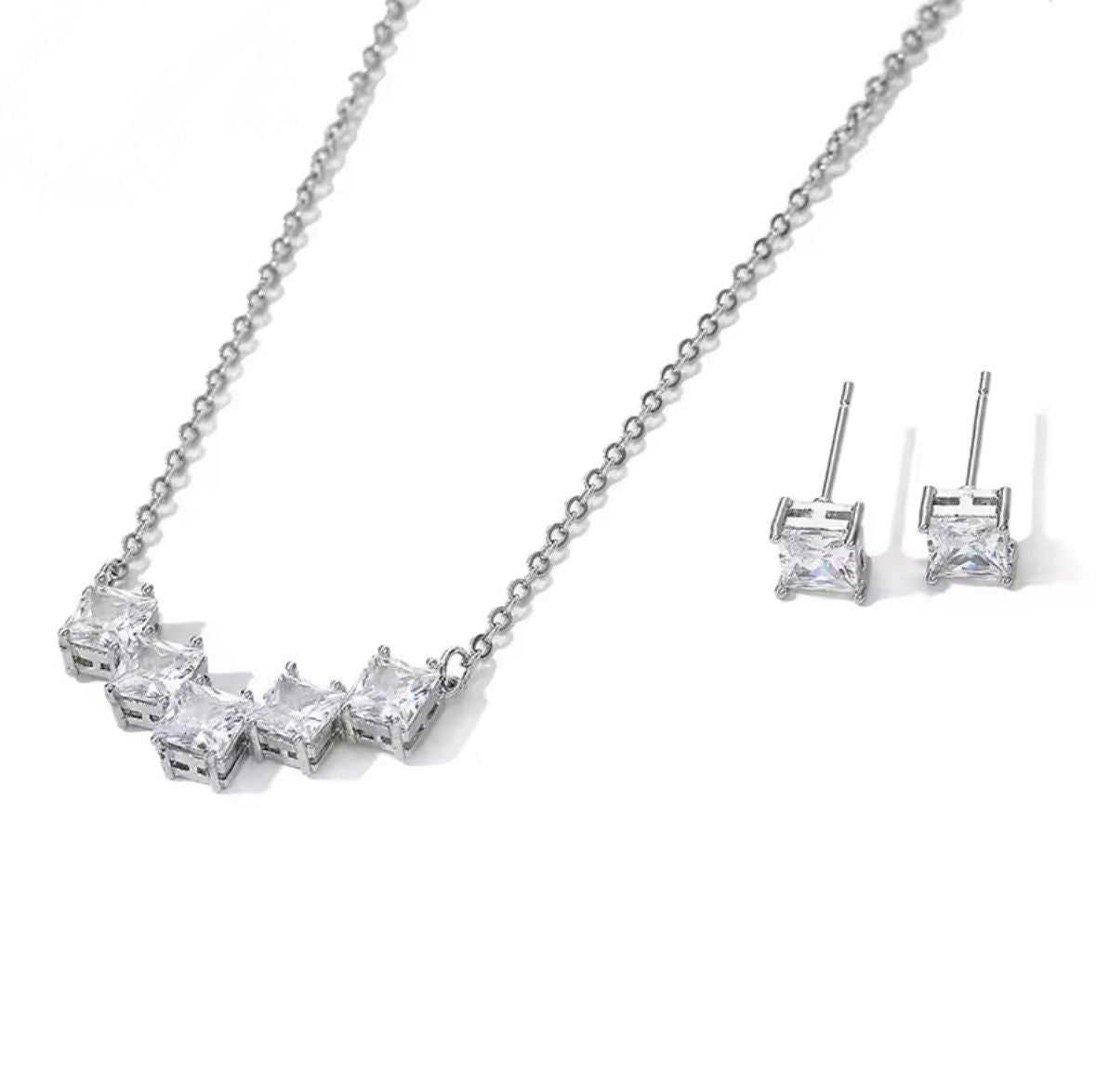 Calista Dainty Set