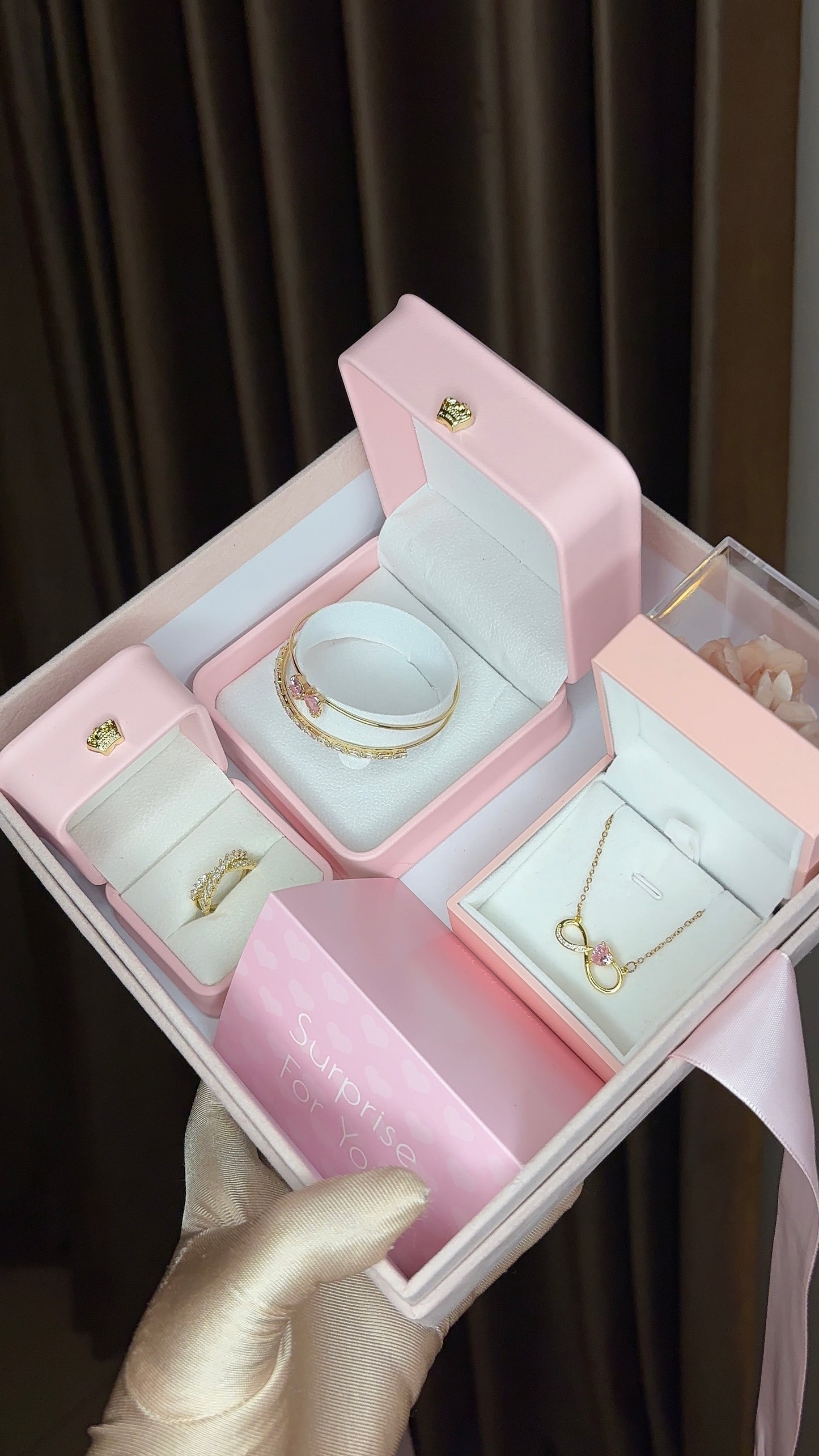 ๐ธ Blossom Charm Box