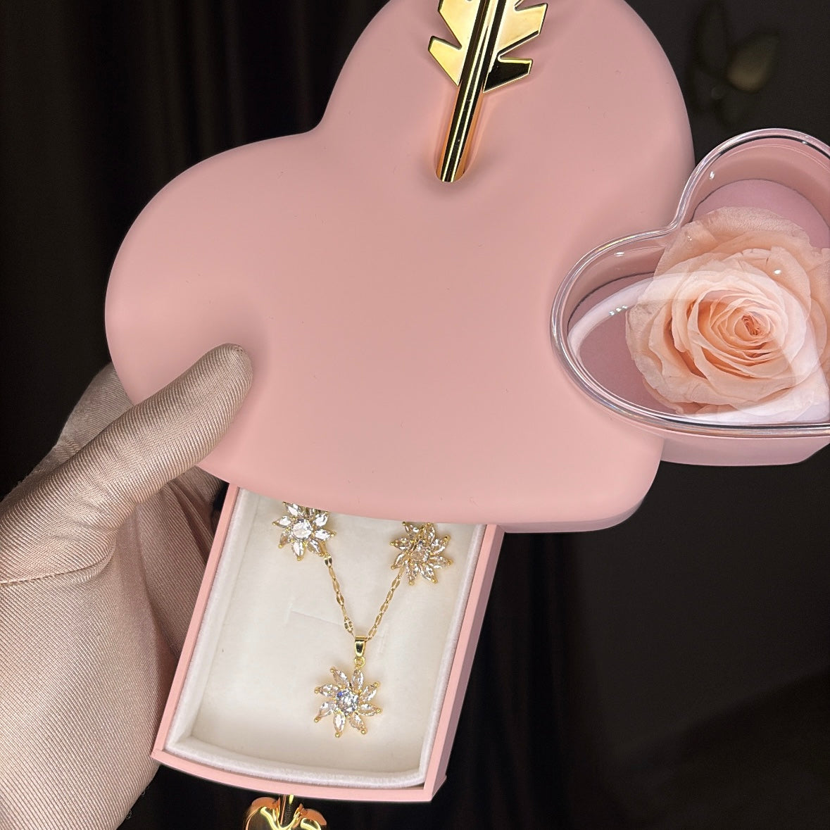 The Blush Promise Box π