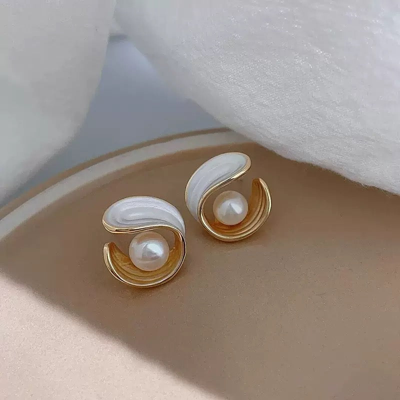 Halo Pearl Earrings