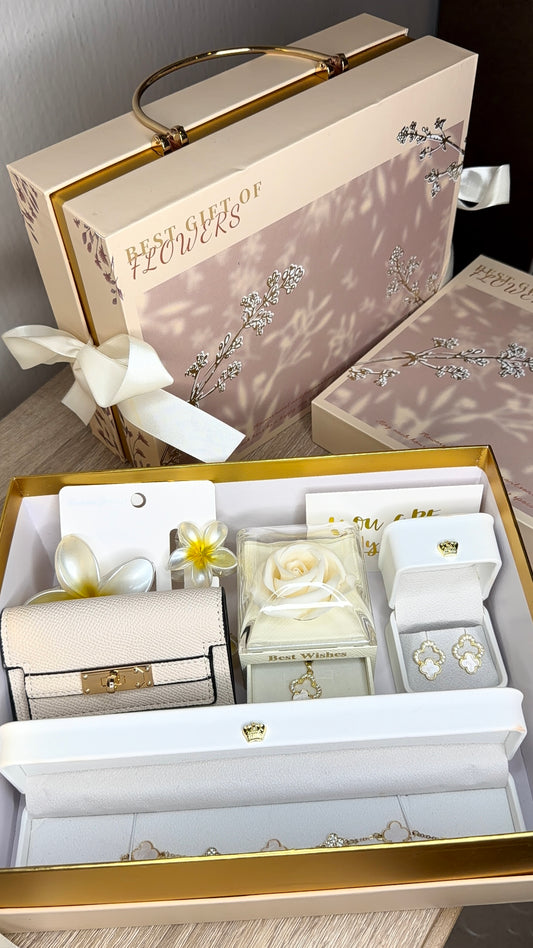 Ivory Bloom Gift Set 🤍✨