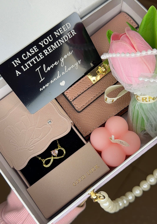 Little Reminder Luxury Gift Box 🎀🤍