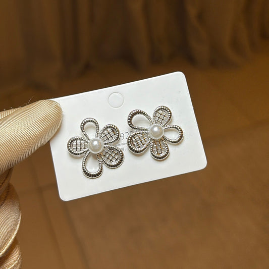Floral Pearl Earrings