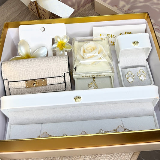 Ivory Bloom Gift Set 🤍✨