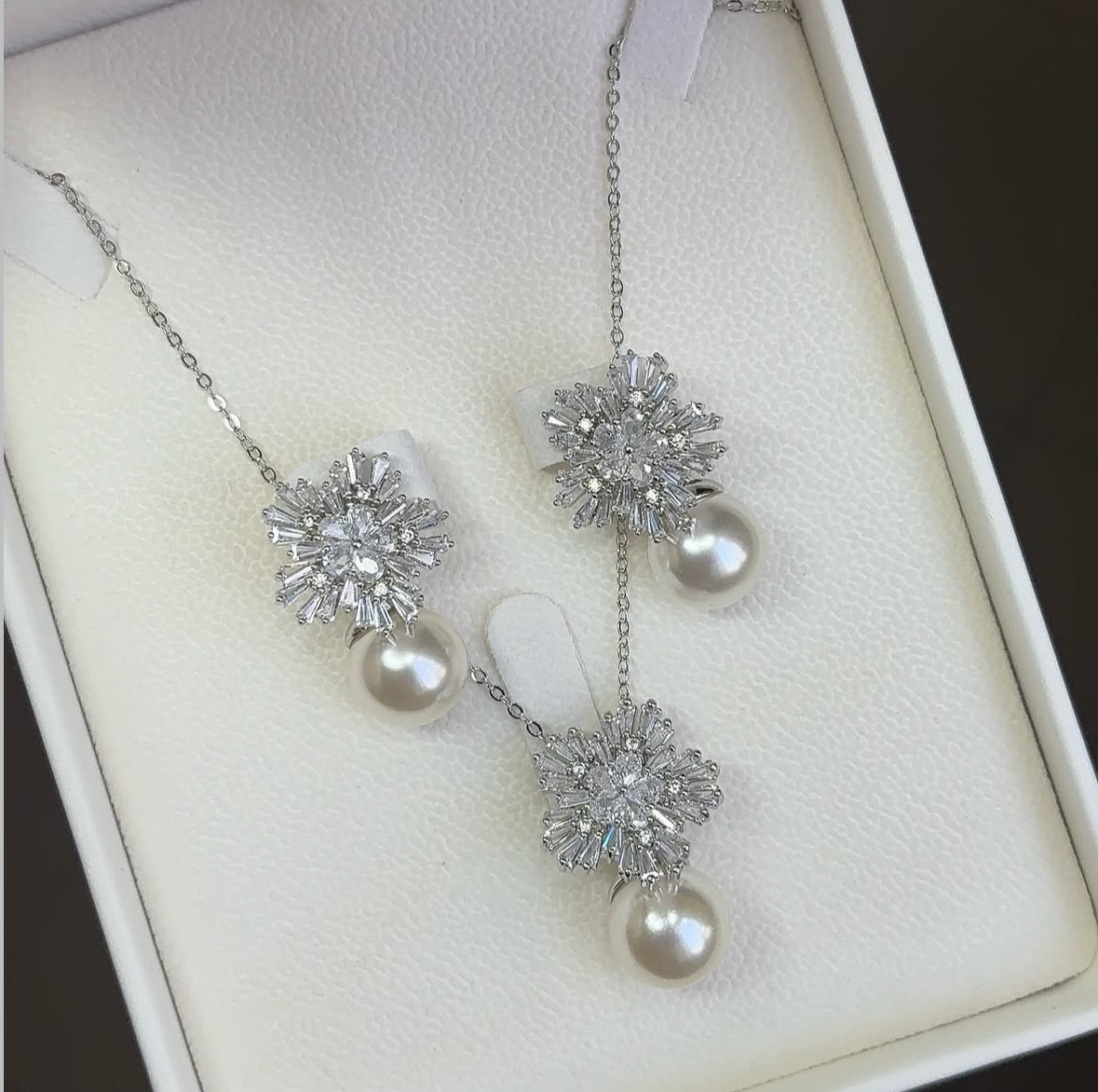 The Frosted Pearl Set ❄️✨