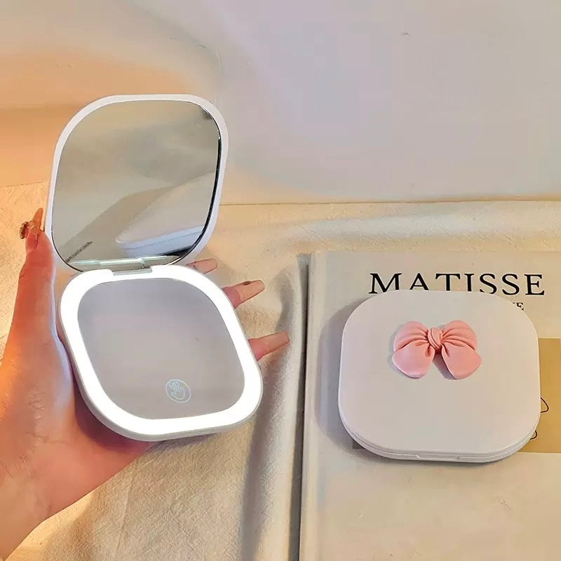 Sweetheart LED Compact Mirror