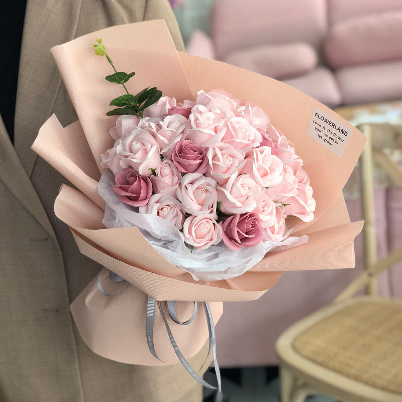 Blush Whisper – 33 Roses Bouquet