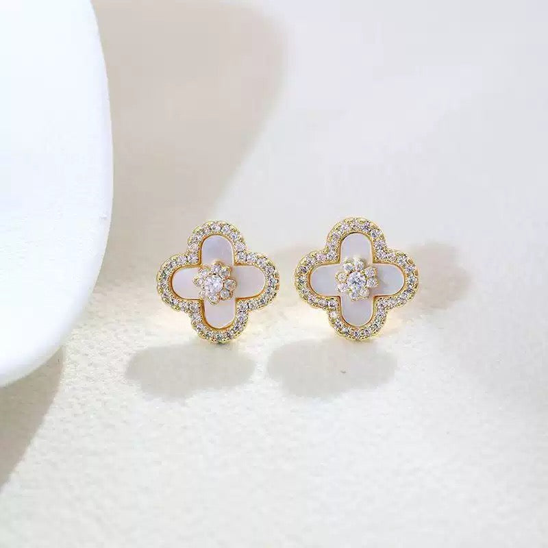 Crystal Clover Set