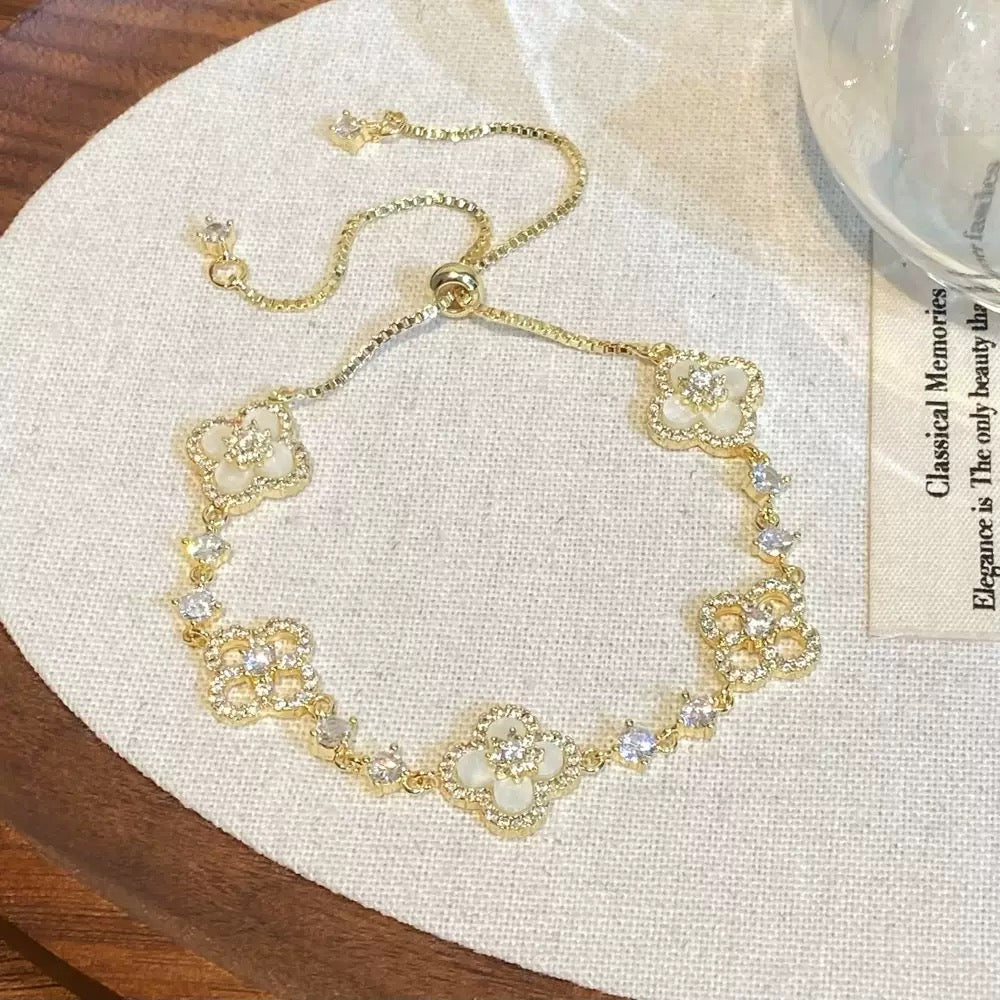 Crystal Clover Set